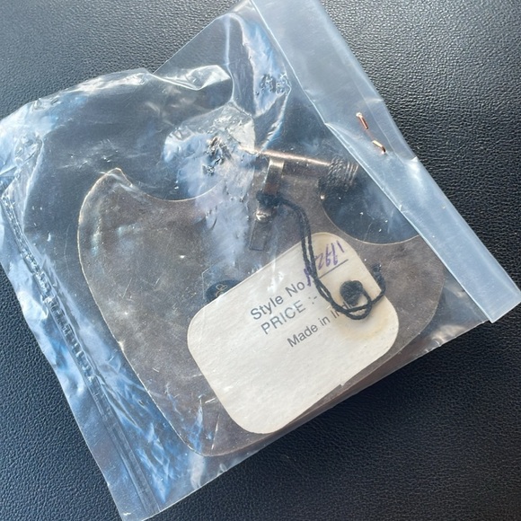 Extra Lg metal jewelry necklace bail w/brw stone, solid piece, no markings found - Picture 3 of 3